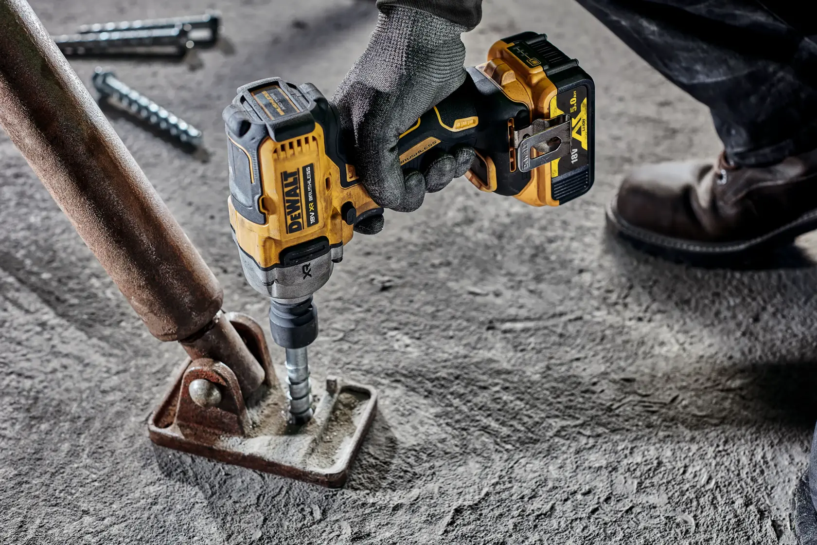DEWALT® 18V XR® Brushless 1/2" Akku-Mittelklasse-Drehmomentschrauber mit Sicherungsstift (ohne Akku)