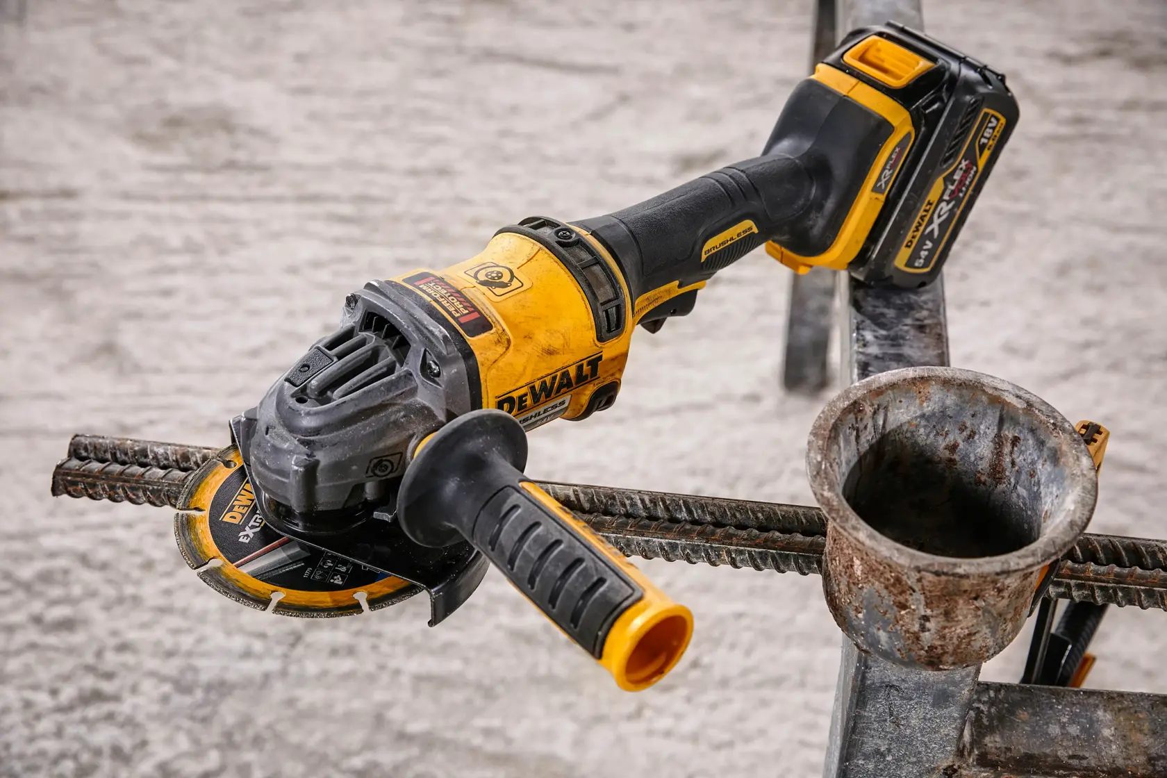DEWALT® 54V 125mm bürstenloser Winkelschleifer