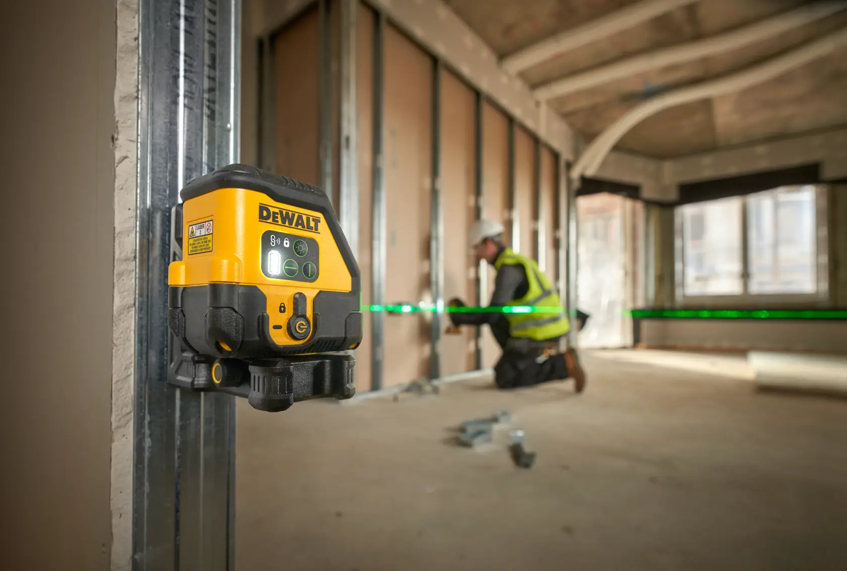 DEWALT® Kompakter Linienlaser mit integriertem Li-Ionen-Akku und USB-C Anschluss, grüne Laserlinie