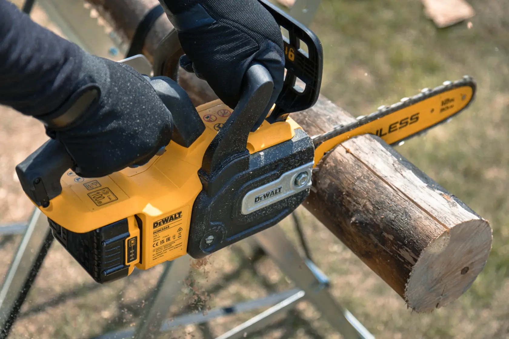 18 Volt Akku-Kompakt-Kettensäge 30 cm Schwert (bürstenlos) - Basisversion