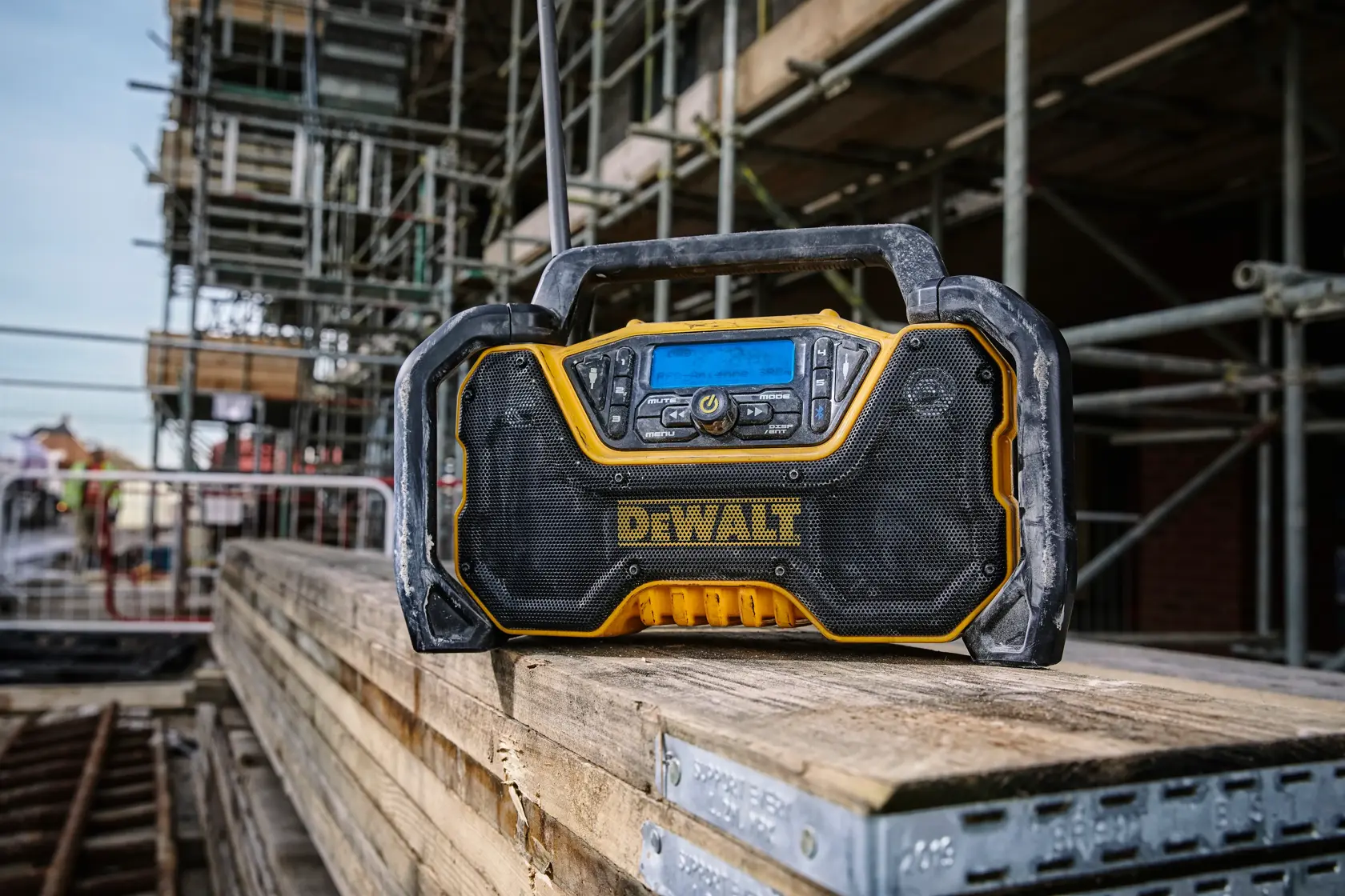 Akku- und Netz Kompakt-Radio mit Bluetooth