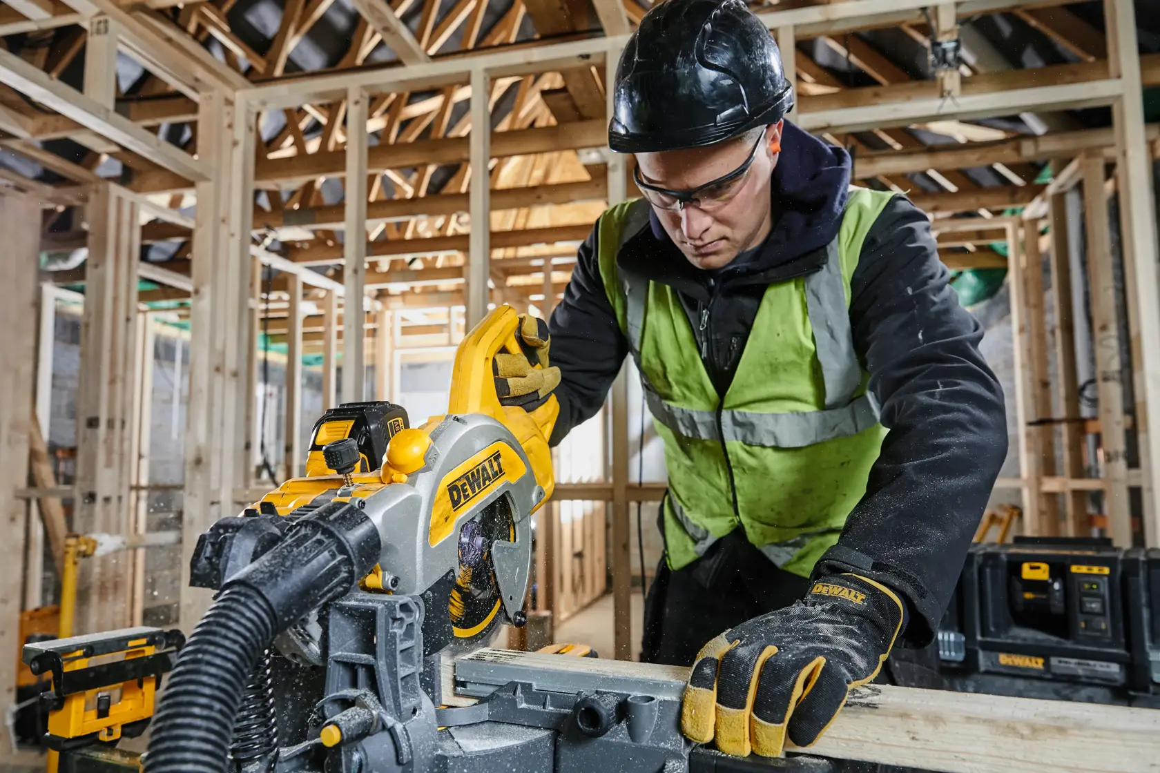 54,0 Volt / 108 Wh Akku-Paneelsaege 216mm (bürstenlos)