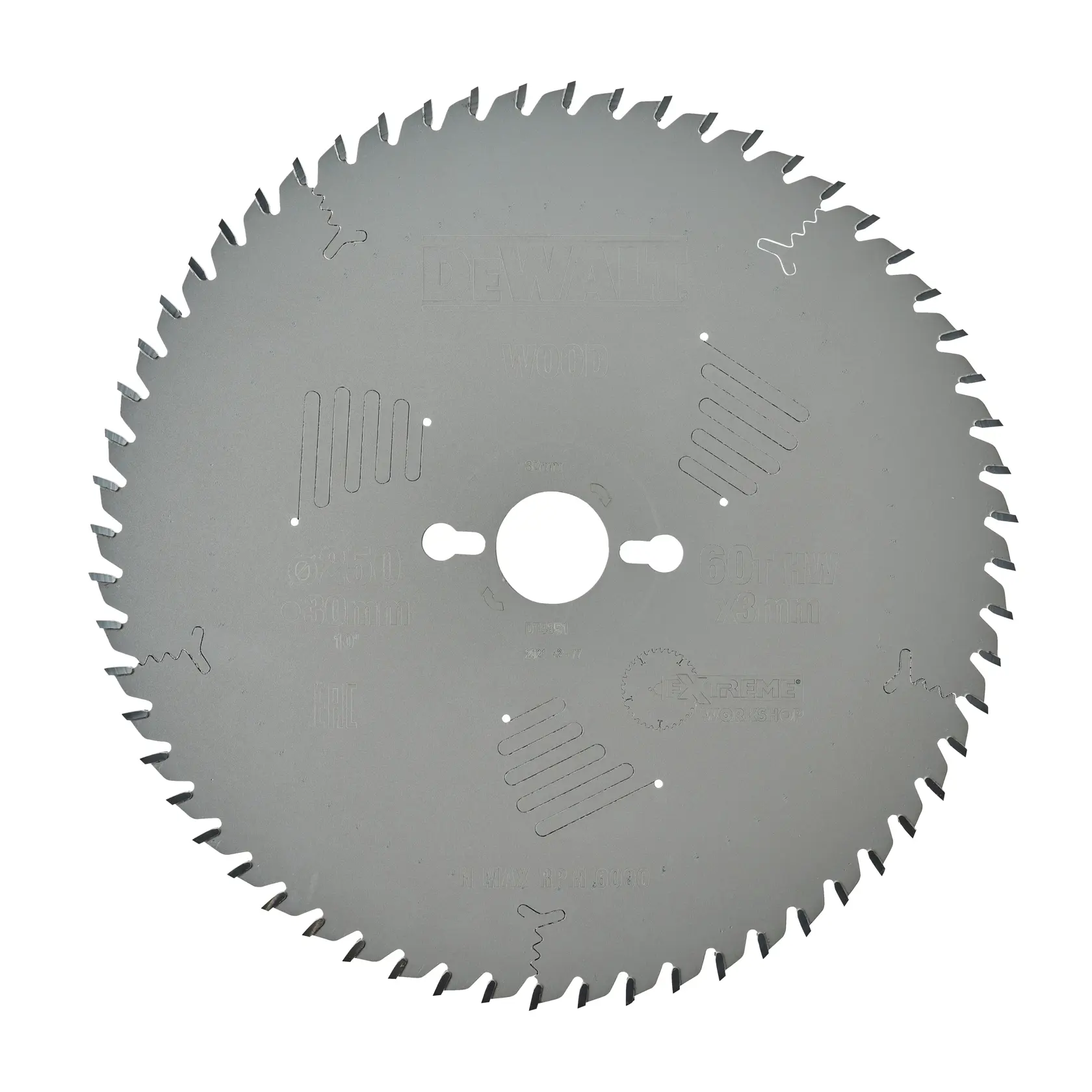 Una hoja de sierra circular DEWALT de color plateado, con múltiples dientes alrededor del borde y marcas cortadas con láser en la superficie. La hoja está diseñada para cortar madera.