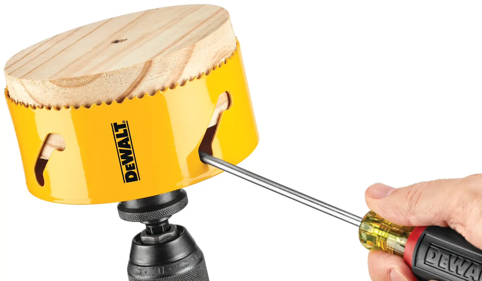 Graphique montrant la marque DEWALT XTREME Sub-Compact Series avec le slogan 'Compact et performance garantie' sur un fond jaune.