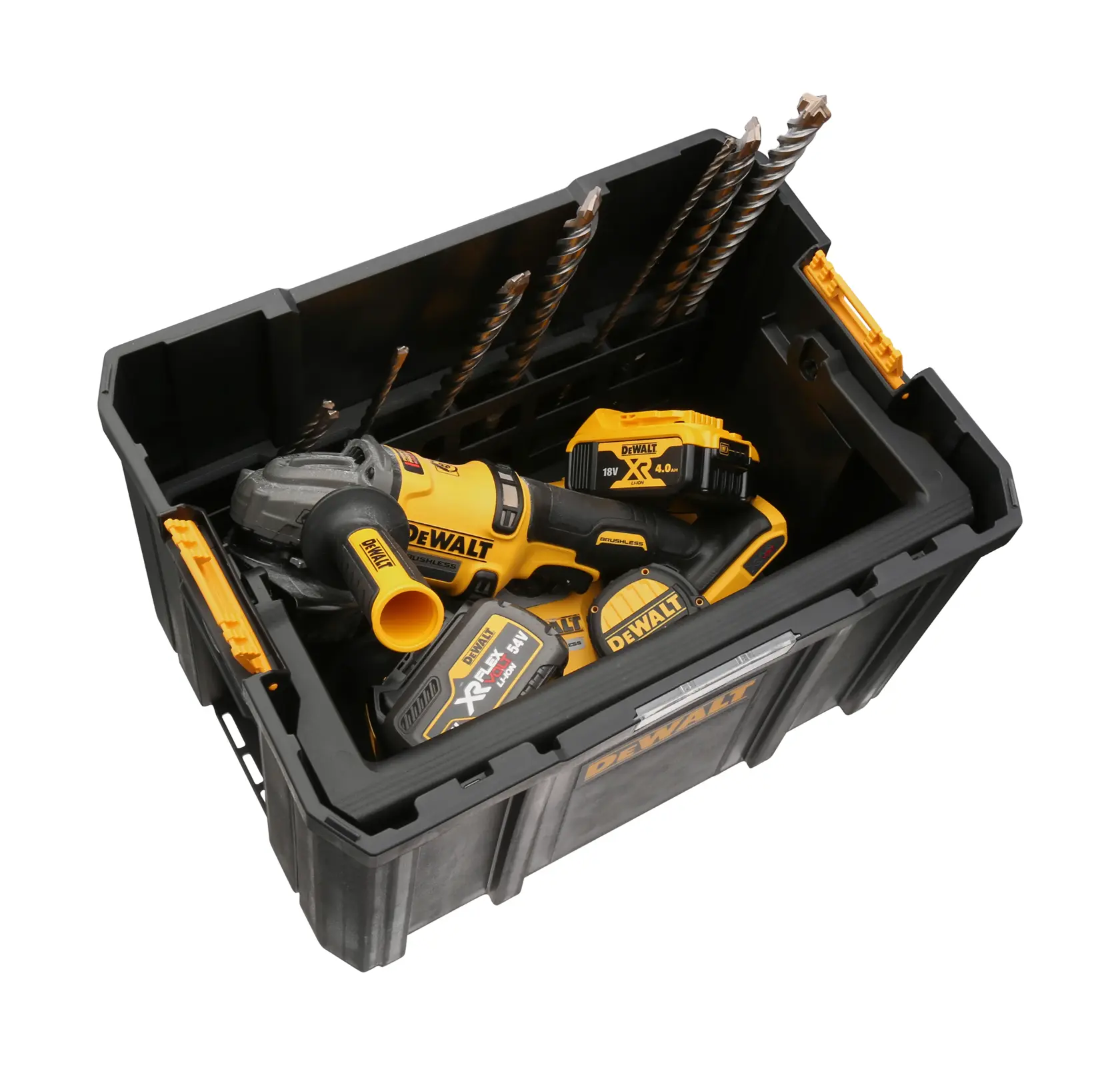 DEWALT Werkzeugbox mit Elektrowerkzeugen und Bohrern, offen und ordentlich sortiert.